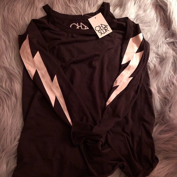chasor Tops - Chasor RARE cold shoulder top w lightning bolts